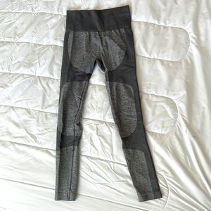 Grey athletic leggings